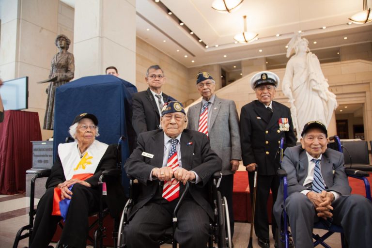 Filipino WWII Veterans Officially Awarded US Congressional Gold Medal ...