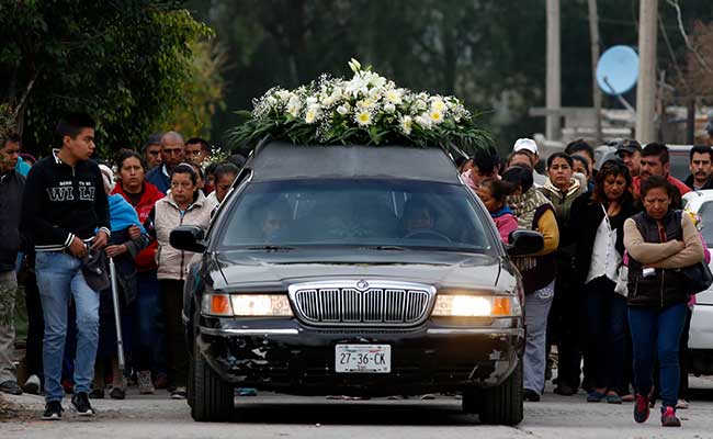 Death-Toll-Reaches-85-in-Mexico-Fuel-Pipeline-Fire-Horror-funeral