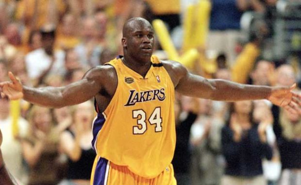 Shaquille-O’Neal wearing yellow Lakers jersey