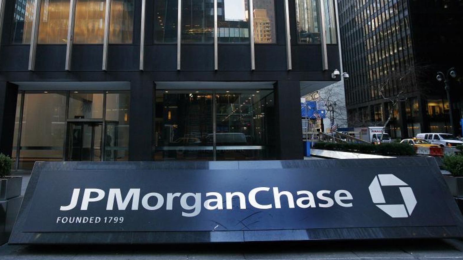 Jp bank. JPMORGAN Chase. Jp Morgan Chase Bank. Коммерческие банки США. Крупные американские банки.