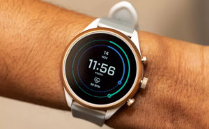 fossil smartwatch compared to apple watch