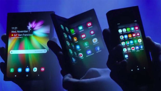 QnA VBage Samsung Introduces First Folding 5G Smartphone