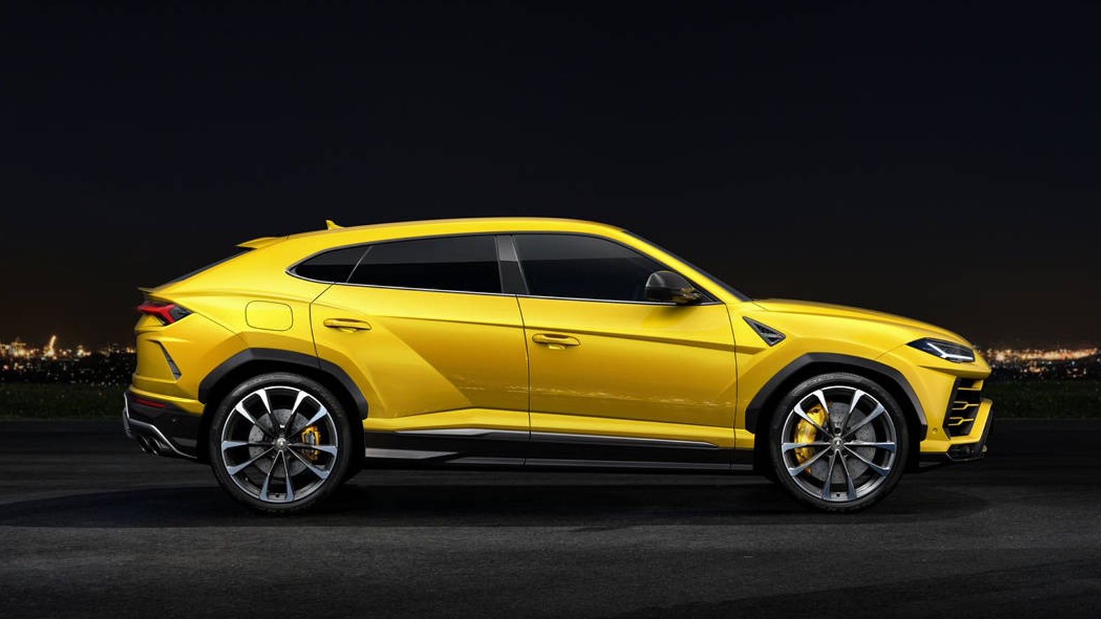 Super Car: Lamborghini Urus, The Ultimate SUV