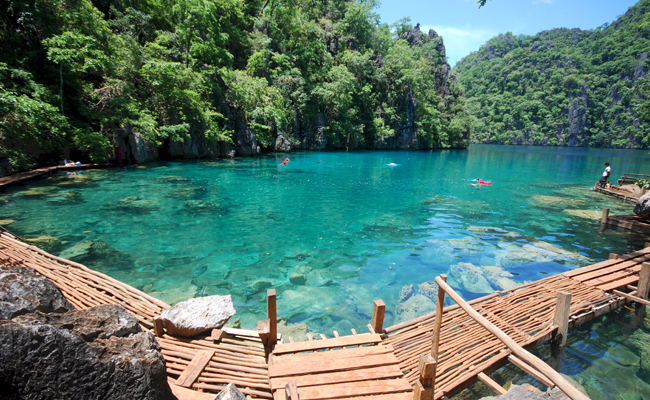 Swim in Kayangan Lake