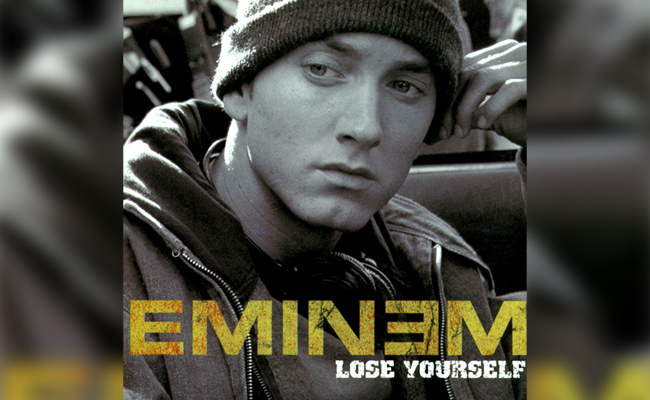 Eminem lose yourself. Eminem - lose yourself идет с мешком. Lose yourself перевод. Lose yourself mp3