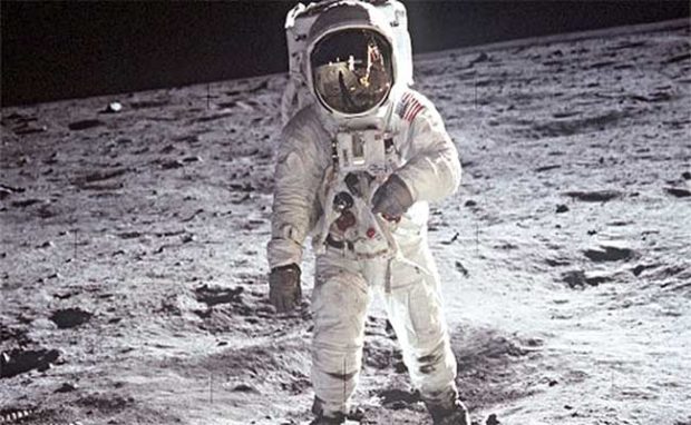 US Boots on the Moon in 2024? It Won't Be Easy