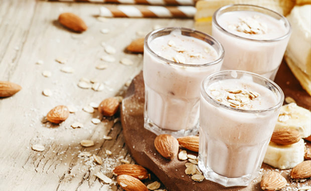 carbs in almond milk