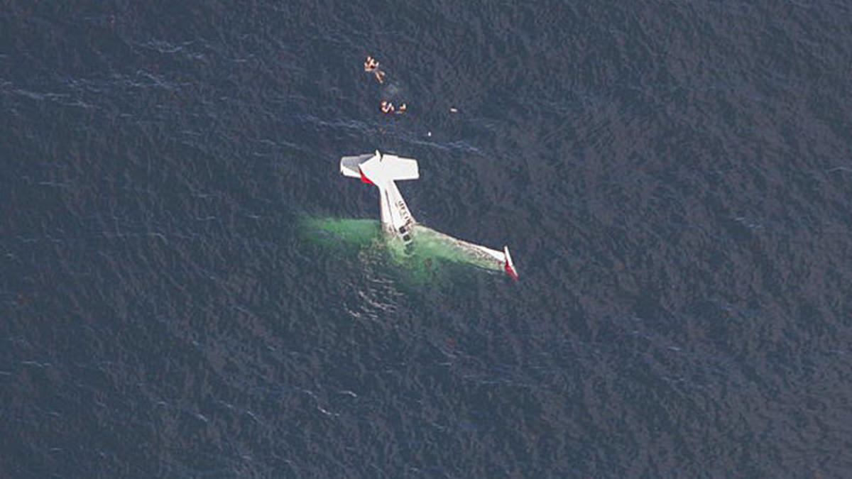 Plane Crash in The Ocean Near San Francisco Unbelivable Rescue