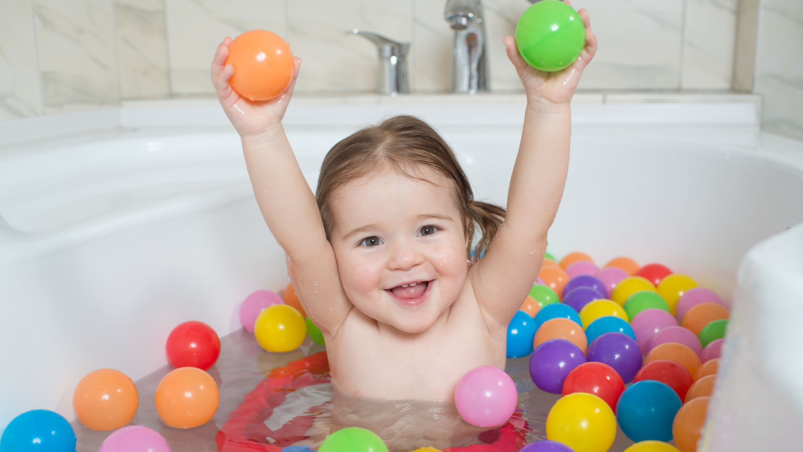 tube bath toys