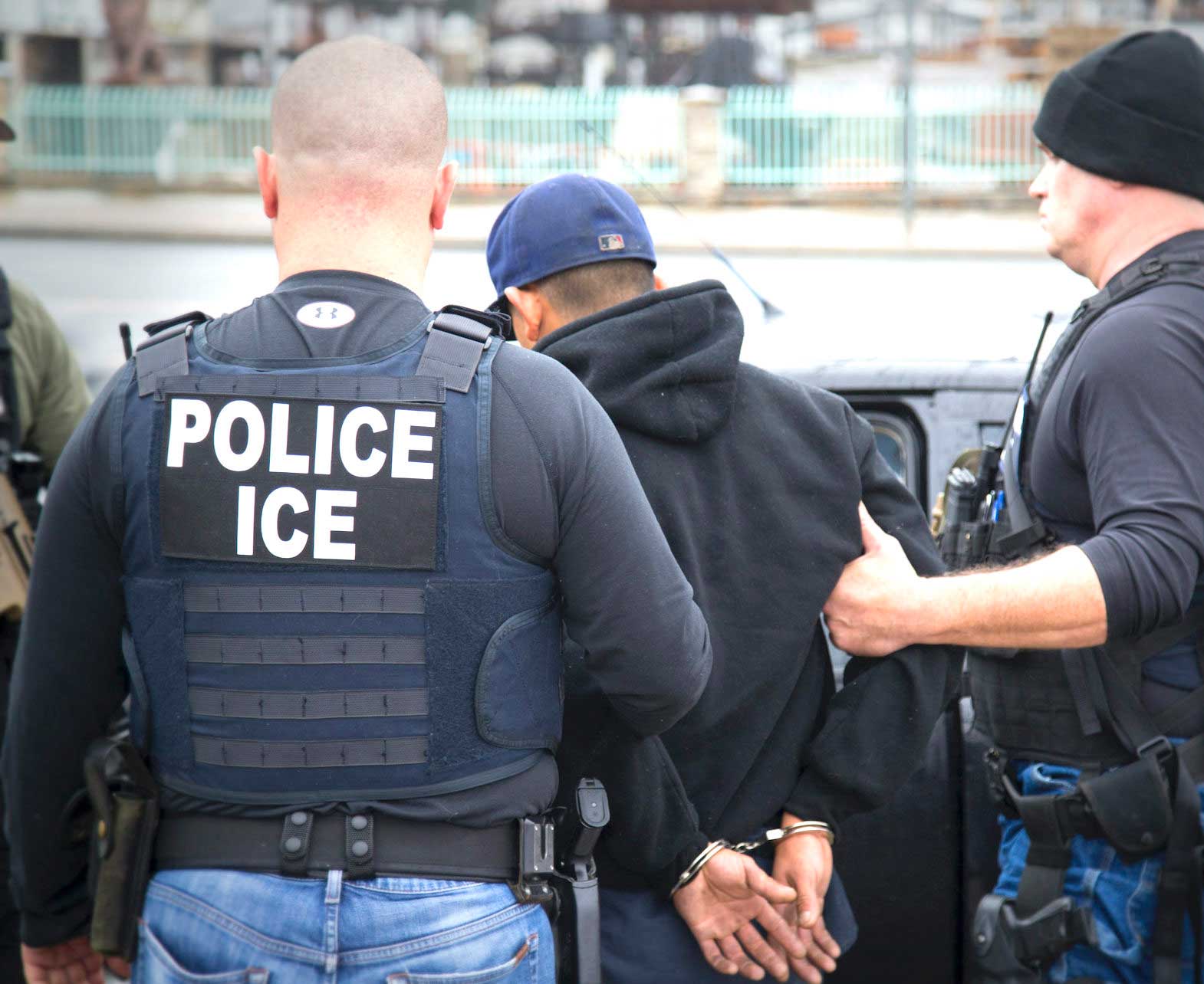 ICE sued for agents’ 'impersonation' of police officers | Inquirer