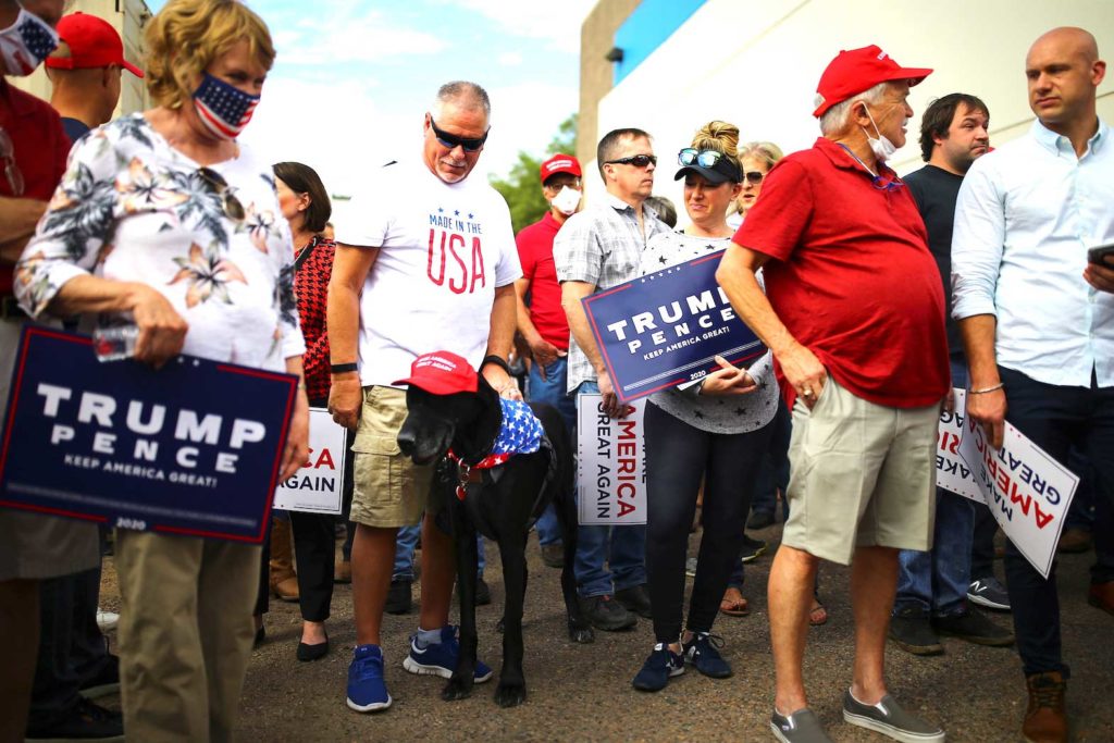  Supporters arrive to take part in a campaign rally from Donald Trump Jr for U.S. President Donald Trump ahead of Election Day in Scottsdale, Arizona, U.S., November 2, 2020. REUTERS/Edgard Garrido