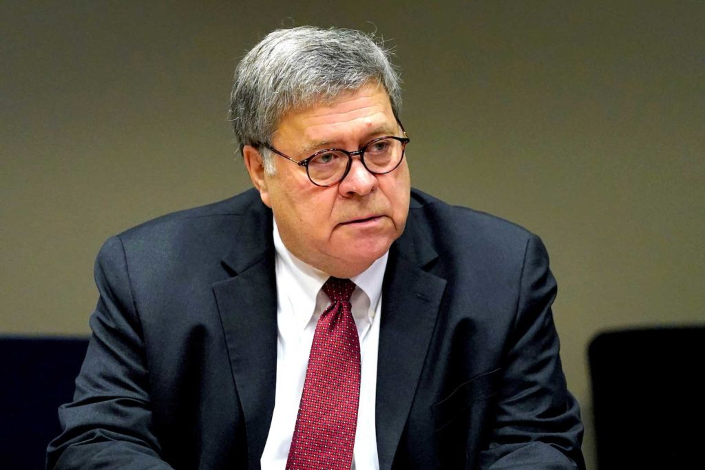U.S. Attorney General William Barr meets with members of the St. Louis Police Department, in St. Louis, Missouri, U.S., October 15, 2020. Jeff Roberson/Pool via REUTERS