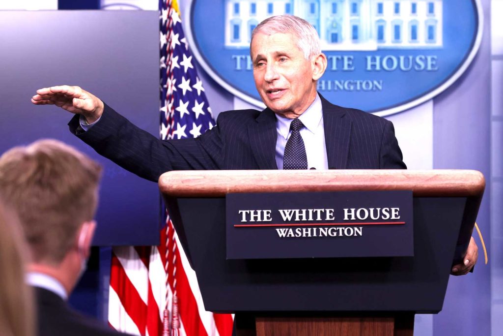   National Institute of Allergy and Infectious Diseases Director Anthony Fauci addresses the daily press briefing at the White House in Washington, U.S. January 21, 2021. REUTERS/Jonathan Ernst/File Photo
