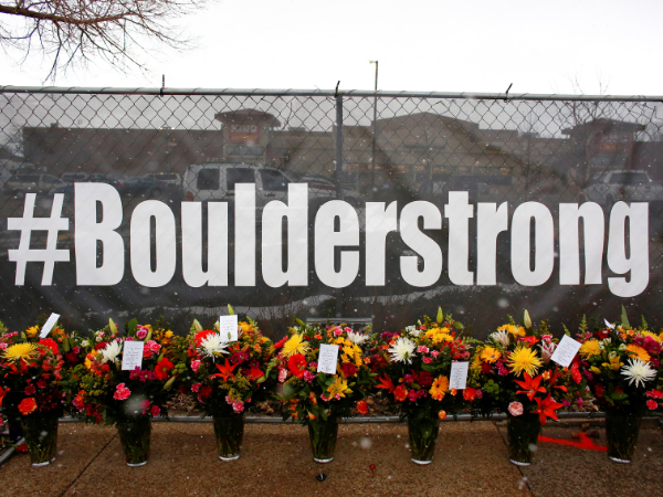 Malone and Kerr pay homage to victims of Colorado mass shooting