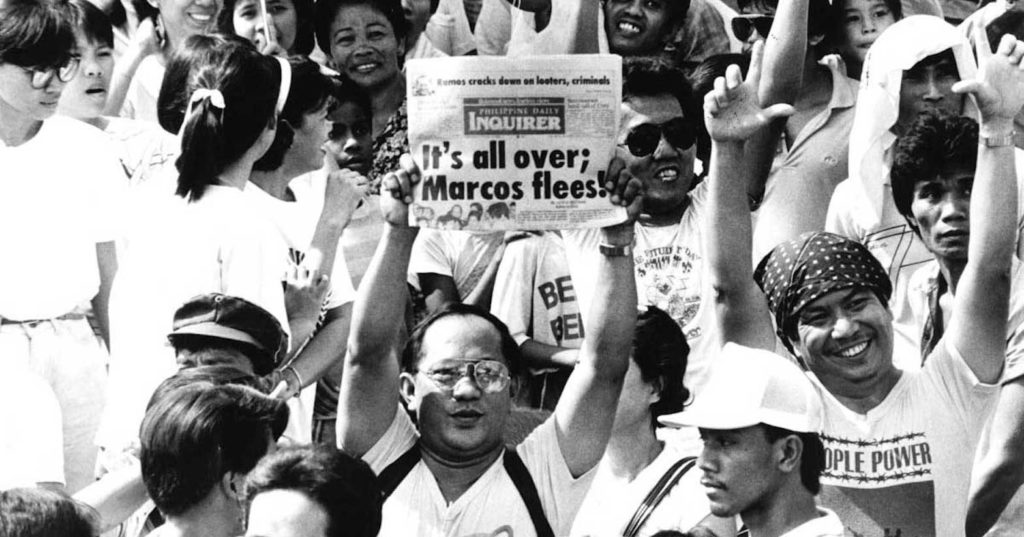 An image from 1986 EDSA People Power uprising. INQUIRER FILE
