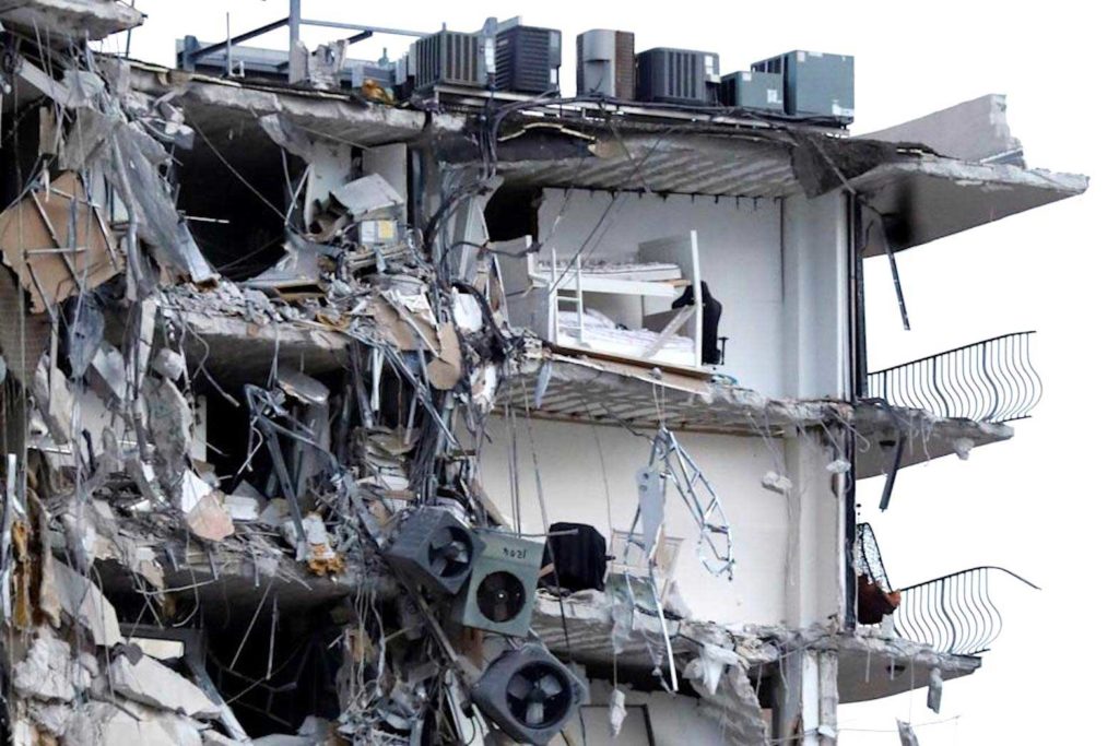  A bunk bed is seen inside a Miami building that collapsed on June 24, 2021. (Source: REUTERS/Marco Bello)