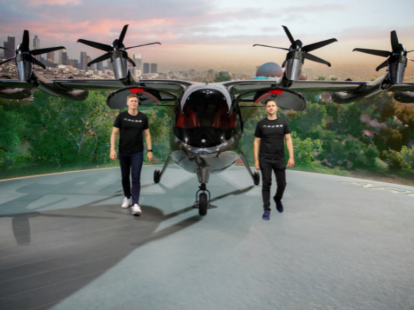 Archer's flying taxi makes splashy debut in heated market