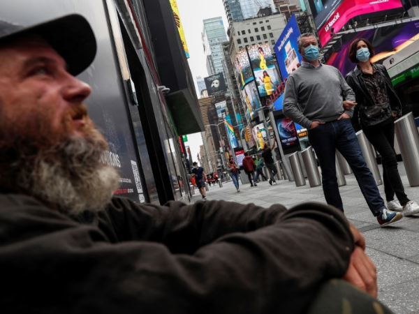 New York grapples with the influx of homeless in midtown Manhattan