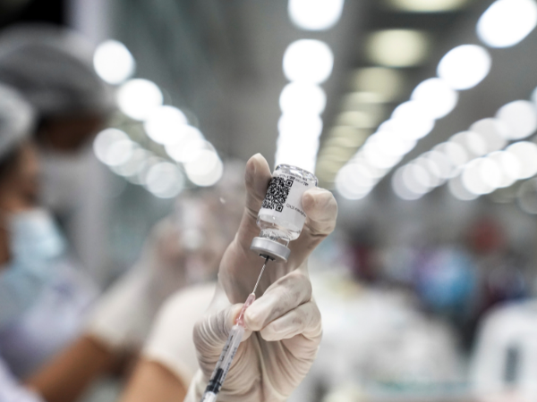 US employers wrestle with COVID vaccine requirements in regulatory fiasco