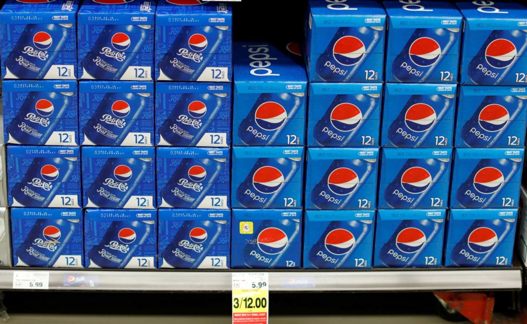 Cans of Pepsi are pictured at a grocery store in Pasadena, California, U.S., July 11, 2017. REUTERS/Mario Anzuoni/File Photo
