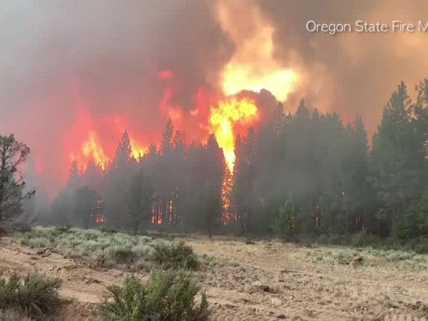 US West endures brutal heat wave as Oregon wildfire rages
