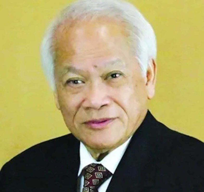 Dr. Rey Pagtakhan of Winnipeg was the first to be elected Member of Parliament of Canada. Elected in 1988 (Liberal) he served until 2004. PCN.Com