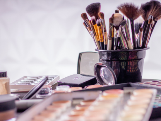 Organize your make-up station