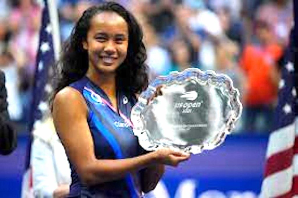  Leylah Fernandez of Canada holds the finalist trophy after her match against Emma Raducanu of Great Britain (not pictured) in the women's singles final on day thirteen of the 2021 U.S. Open tennis tournament at USTA Billie Jean King National Tennis Center. Mandatory Credit: Robert Deutsch-USA TODAY Sports