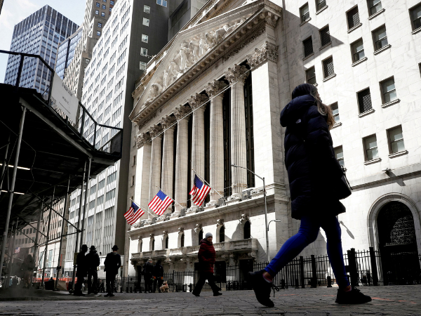 Wall Street falls as energy and tech stocks drop