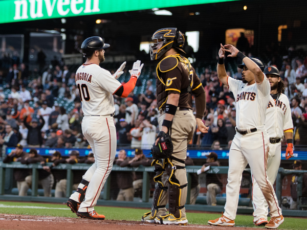 Giants beats Padres as they clinch first playoff berth