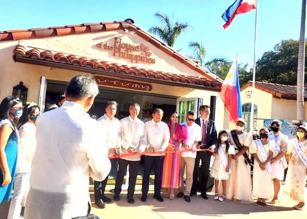 Consul General Edgar B. Badajos (left), together with the City of San Diego local officials, leads the cutting of ribbon during the grand opening of the House of the Philippines Oct. 1, 2021. LAPCG