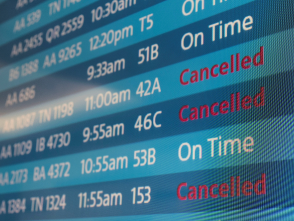 American Airlines cancels almost eight fifty flights on Sunday