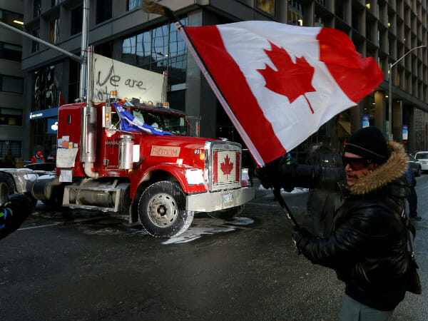 Ottawa mayor announces state of emergency to deal with trucking roadblock
