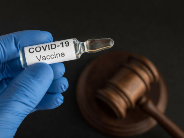 US CDC considers expanding gap between first COVID shots to 8 weeks