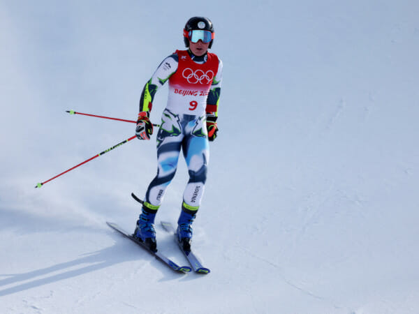 US ski champ Shiffrin crashes out of giant slalom