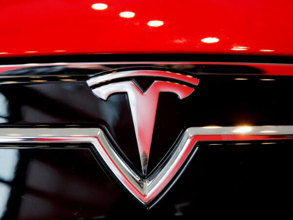 Tesla recalls US vehicles over windshield defrosting software error