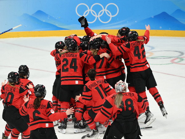 Canada enjoys sweet victory over US ice hockey team