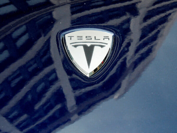 US probes 416,000 Tesla vehicles over unexpected brake activation