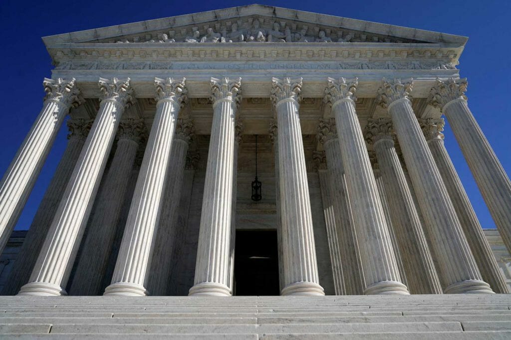  The Supreme Court is seen in Washington, U.S., January 26, 2022. REUTERS/Joshua Roberts/File Photo