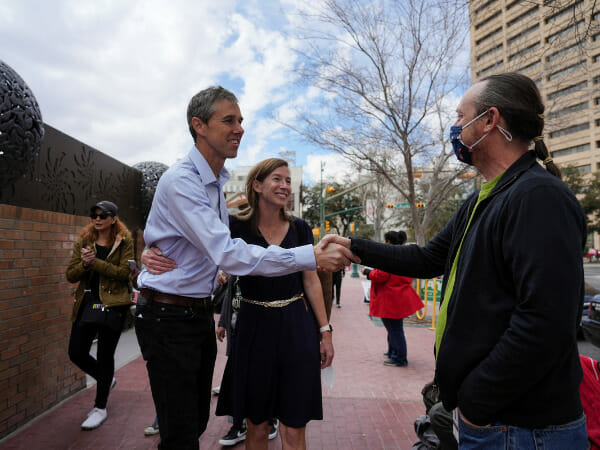 Abbott and O'Rourke to face off in Texas governor race after winning