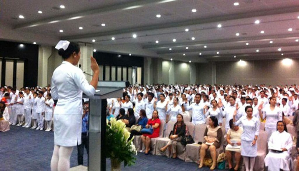 Filipino nurses at a Davao swearing-in; Canada's province of British Columbia will be recruiting foreign-trained nurses and help them get credentialed quicker, provincial health authorities announced. PNA