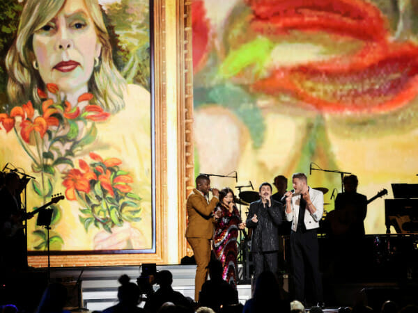Singer Joni Mitchell takes stage at all-star pre Grammys tribute