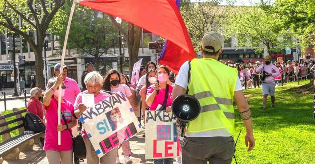 Some 300 Filipinos rallying for Leni Robredo at Dupont Circle in Washington, DC last Saturday, April 23. FACEBOOK