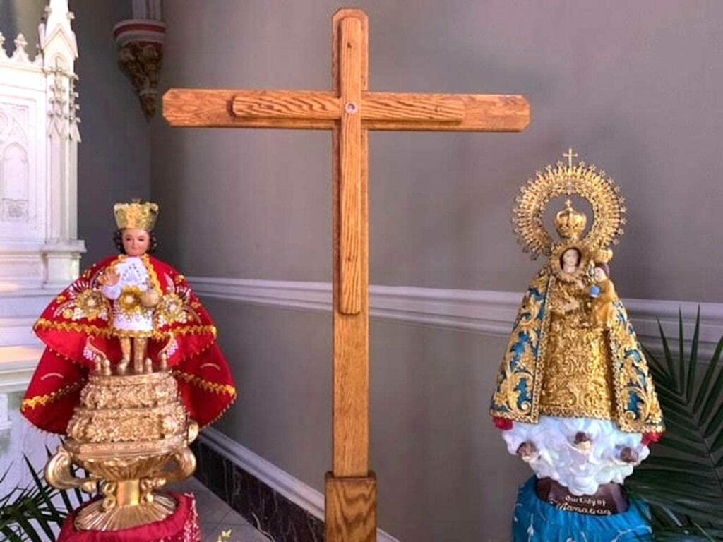 Hundreds of Filipino Catholics followed a replica of the Jubilee Cross, along with statues of Santo Nino de Cebu and Our Lady of Manaoag, as they traveled to parishes throughout the Archdiocese of Newark for the Archdiocese’s year-long celebration of 500 years of Christianity in the Philippines. (Photo: Archdiocese of Newark)