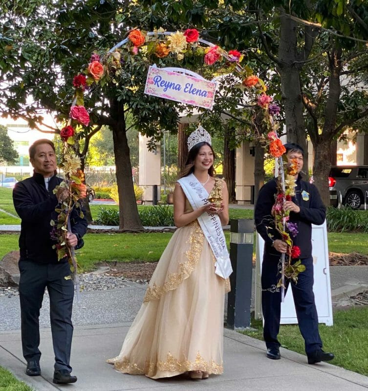 A Sinulog parade preceded the dinner reception, with the “Reyna Elena,” Ms. Philippines USA, Tourism, Bianca Tapia, carrying a small bronze image of the Sto. Niño de Cebu, which was then enthroned at the ceremonial arc on stage. EM CHAVEZ