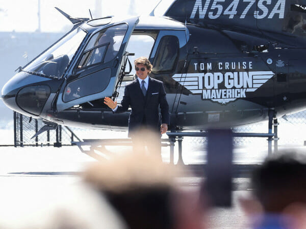 Movie critics rave over Tom Cruises comeback in Top Gun sequel
