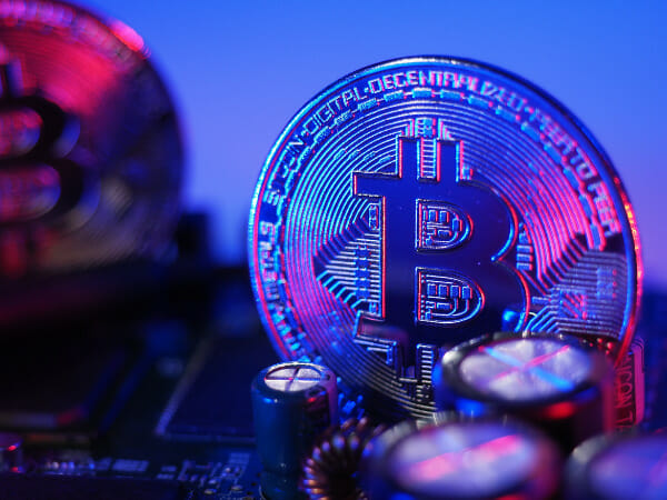 Cryptoverse: The early birds betting bitcoin is drifting