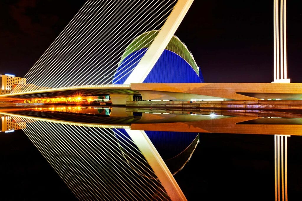  “Calatrava-Valencia-8981” won First Prize- Special: Night Photography category, series “Calatrava-Valencia” during the International Photography Awards at New York, NY in September 2011. It also bagged the Gold Medal for Special: Night Photography category; series "Calatrava-Valencia"at the International Photography Awards in the Philippines, October 2016 and Second Prize- Architecture: Bridges category; series “Calatrava-Valencia" at the 2011 International Photography Awards, New York, NY; September 2011.