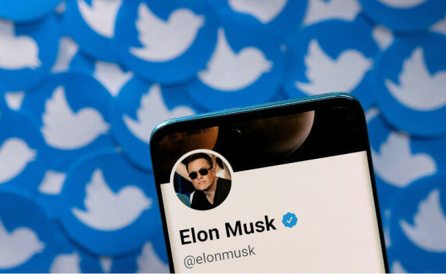 Elon Musk makes meme on Twitter legal threat after dropping $44 billion deal