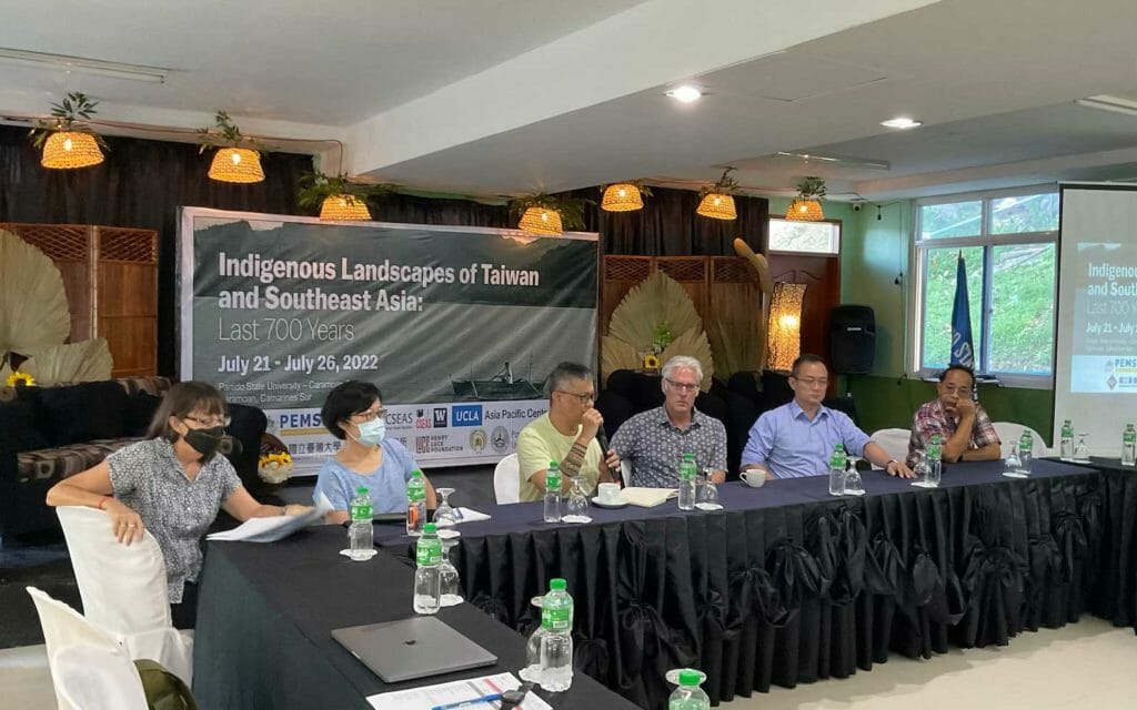 Conference organizers during at the roundtable discussion (left to-right) Miriam Stark, Chih-hua Chiang, Stephen Acabado, Peter Lape, Da-wei Kuan, and Raul Bradecina). CONTRIBUTED